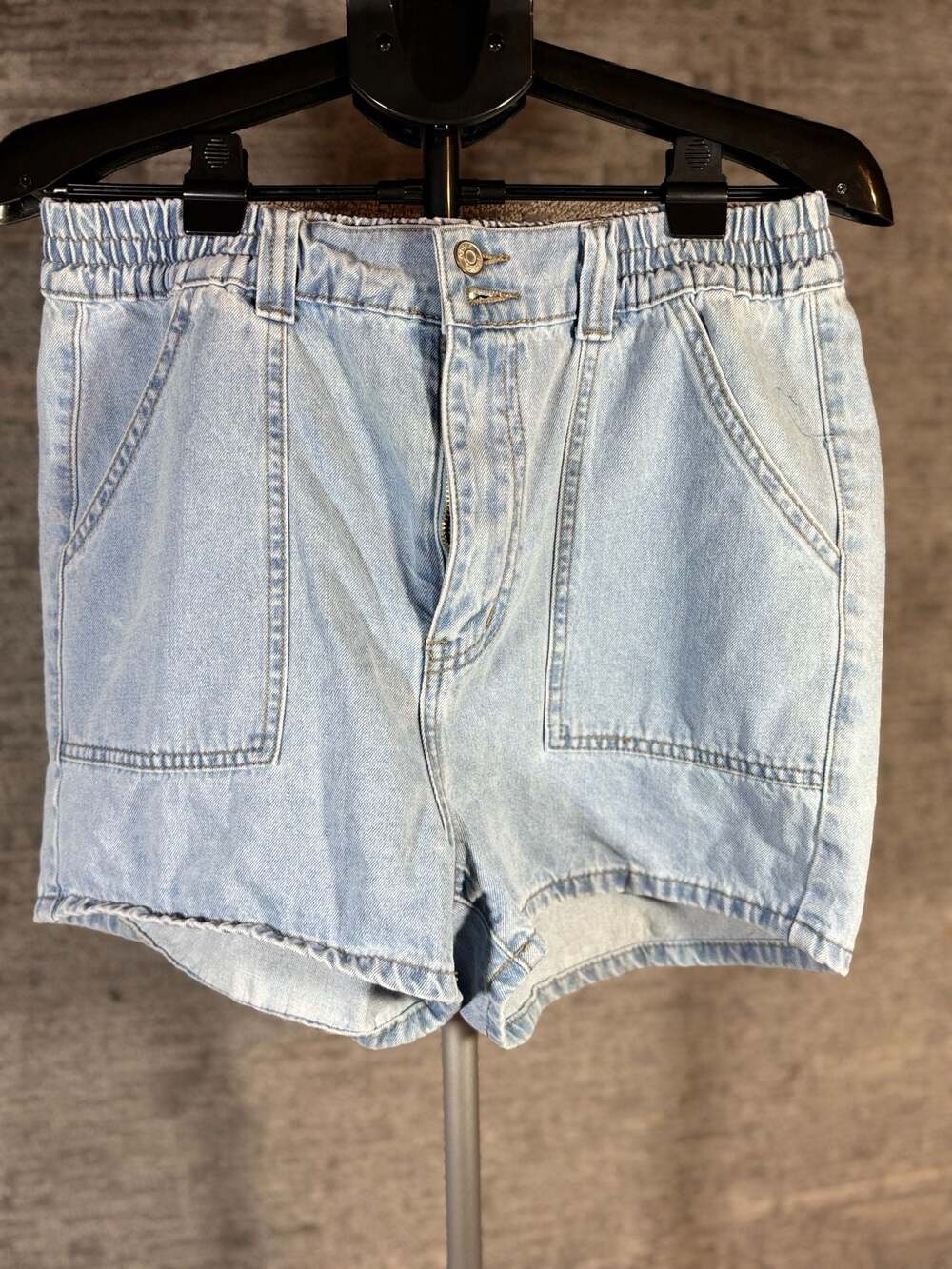 Gogo Jeans USA Light Wash Denim Utility Shorts with Elastic Waist, Size 15/32